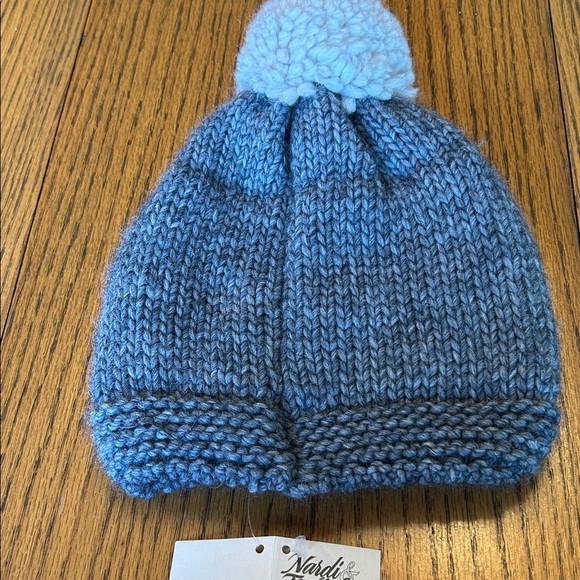 Nardi & Tagliaferri NWT Grey Heart Winter Hat Pom Pom Made in Italy Beanie - Picture 7 of 7